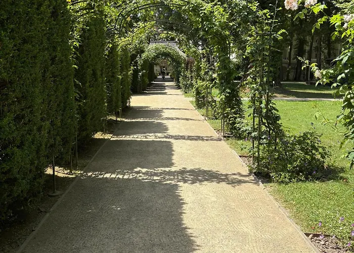 Hirondelles 2 Апартаменты Эжени-ле-Бен